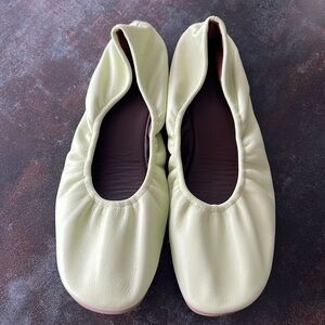 REFORMATION BETTIE RUCHED BALLET FLAT SIZE 8